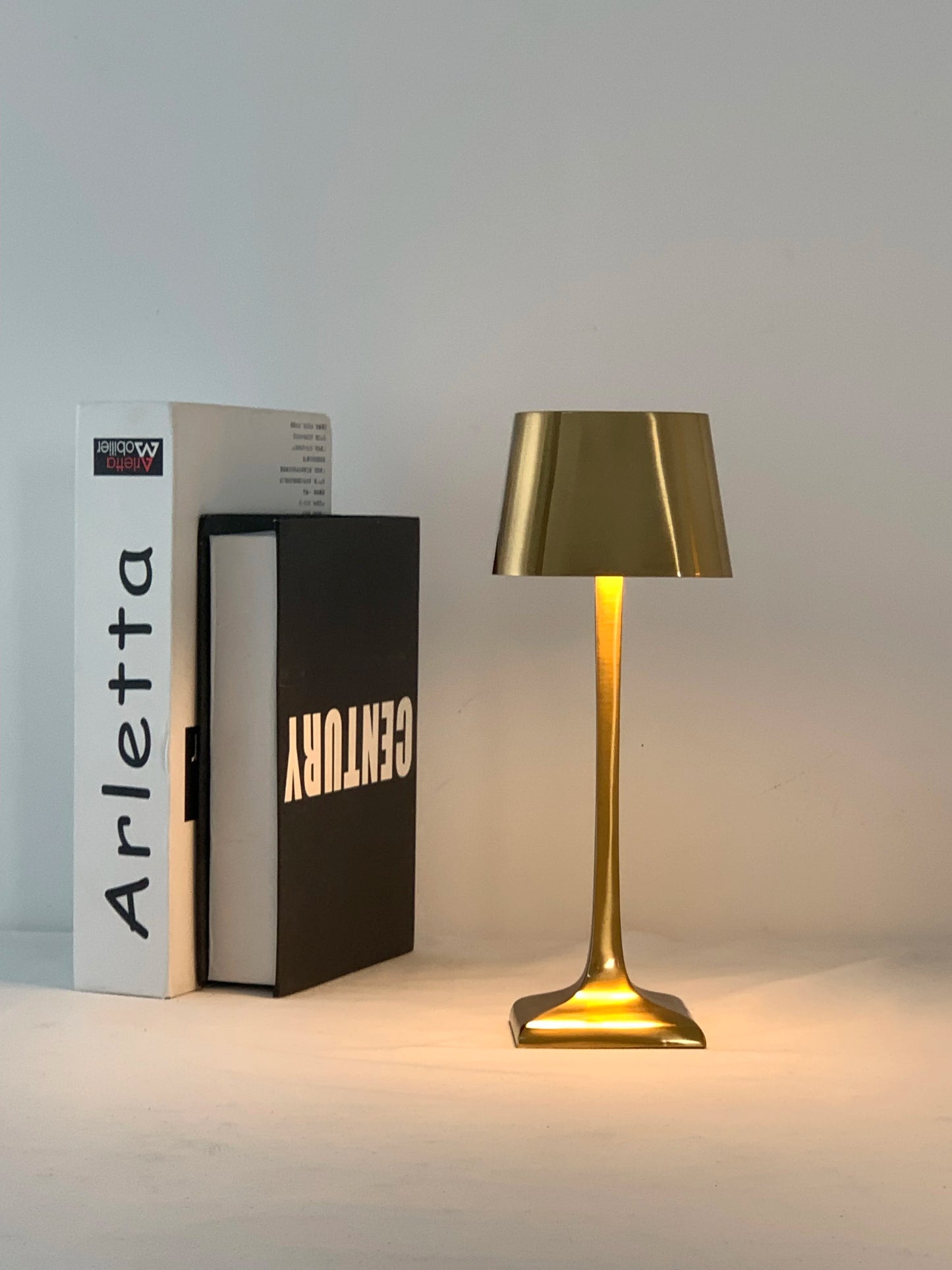 Cordless Table Lamp – Dimmable Bedside Light